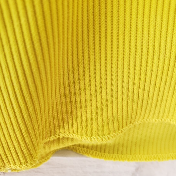 ZARA Top- V- Neck- YELLOW - Picture 4 of 4